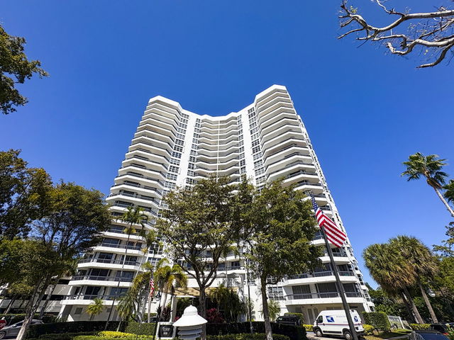Mystic Pointe Tower 600  photo 3